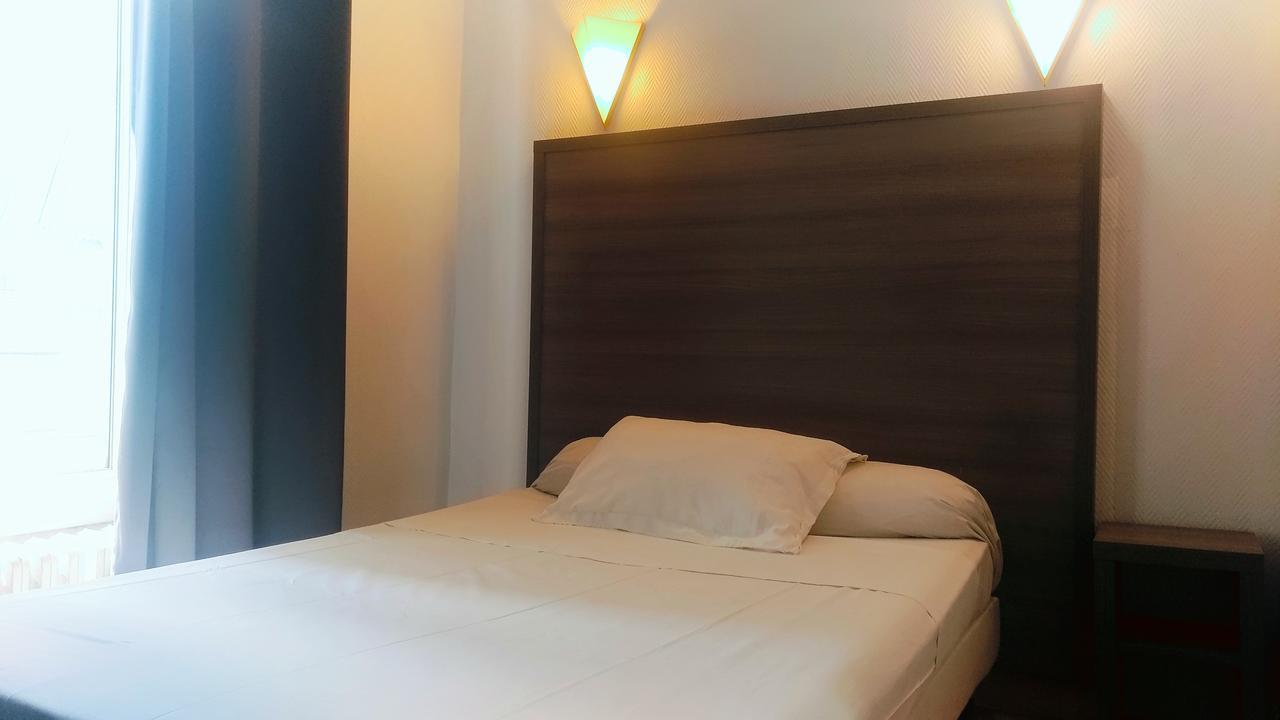 Hotel Du Globe 18 Paris Eksteriør billede